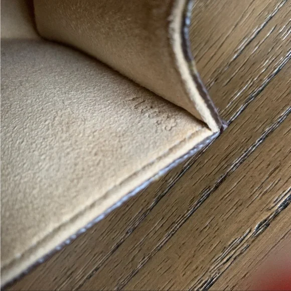 Louis Vuitton Florentine Waist Bag - Picture 6 of 16